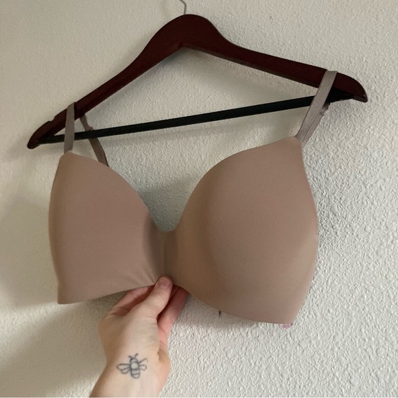 Victoria's Secret Other - Victoria Secret Women's Lightly-Lined Wireless T-Shirt Bra Size 32DD